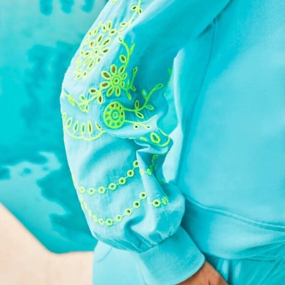 Lilly Pulitzer Alla Terry Sweatshirt Top Eyelet Embroidered Oversized XS 266822 - Picture 7 of 15